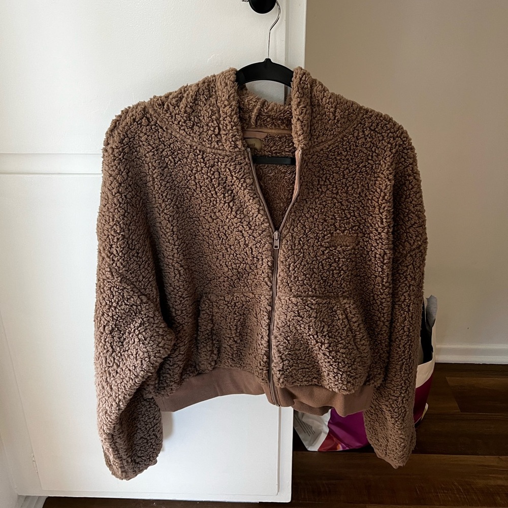 Skims XL fuzzy brown zip up w/ tags